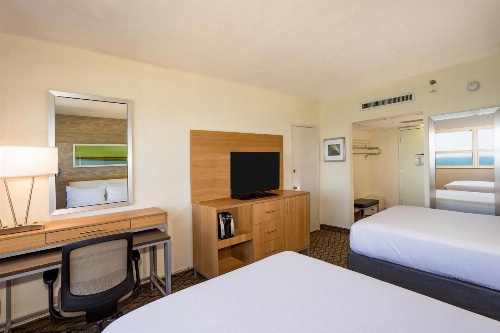 Holiday Inn Miami Beach-Oceanfront image 3